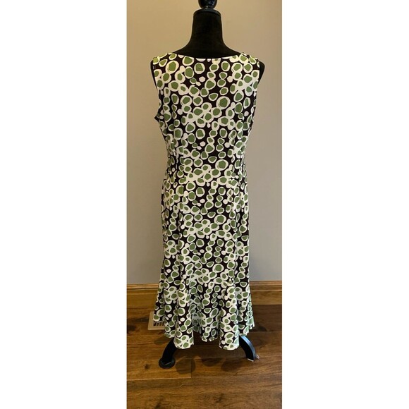 Danny & Nicole Dress size 10 Green Cream Fit & Flare + Stretch Sleeveless FUN - Picture 7 of 12